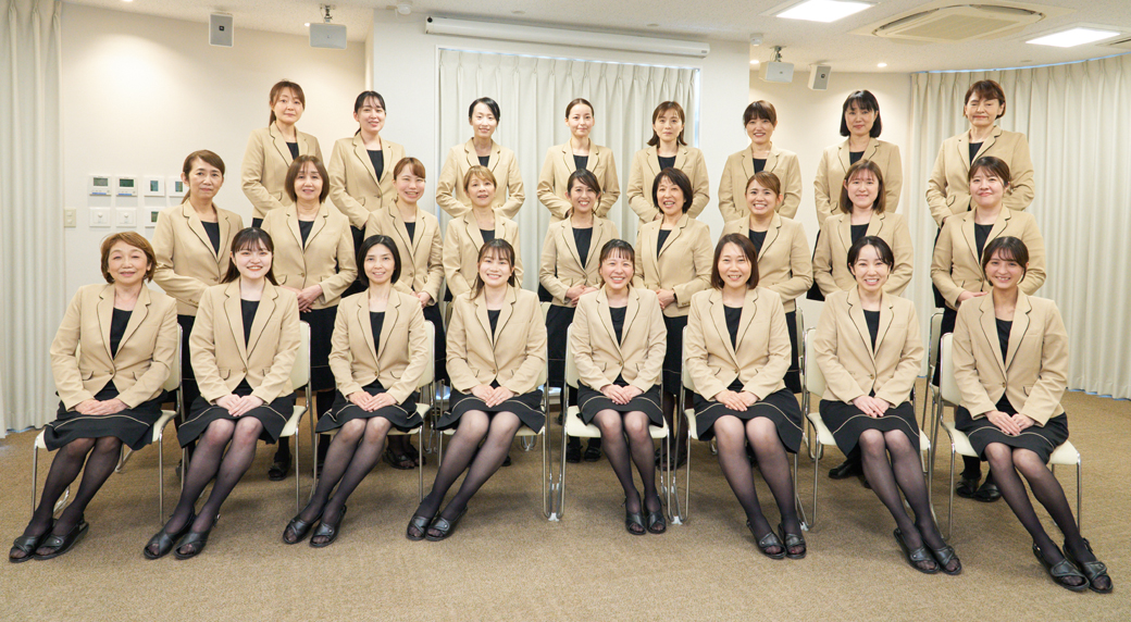 事務部門スタッフ集合写真